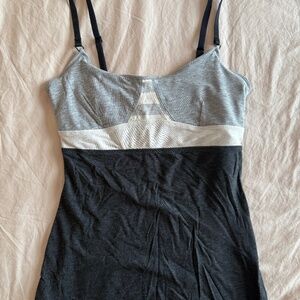 Lululemon tank size 6
